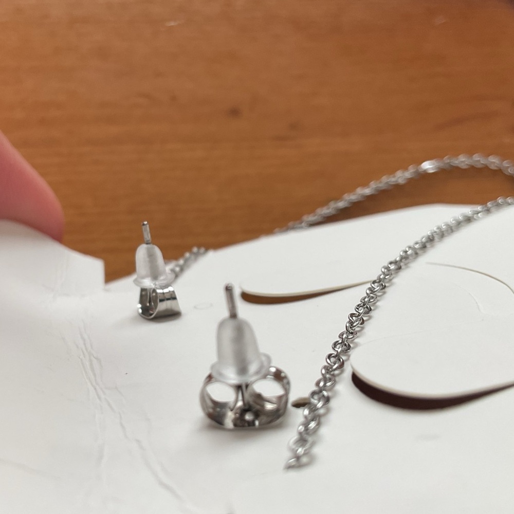STAINLESS STEEL BUTTERFLY NECKLACE & EARRING SET NEW - Picture 7 of 8